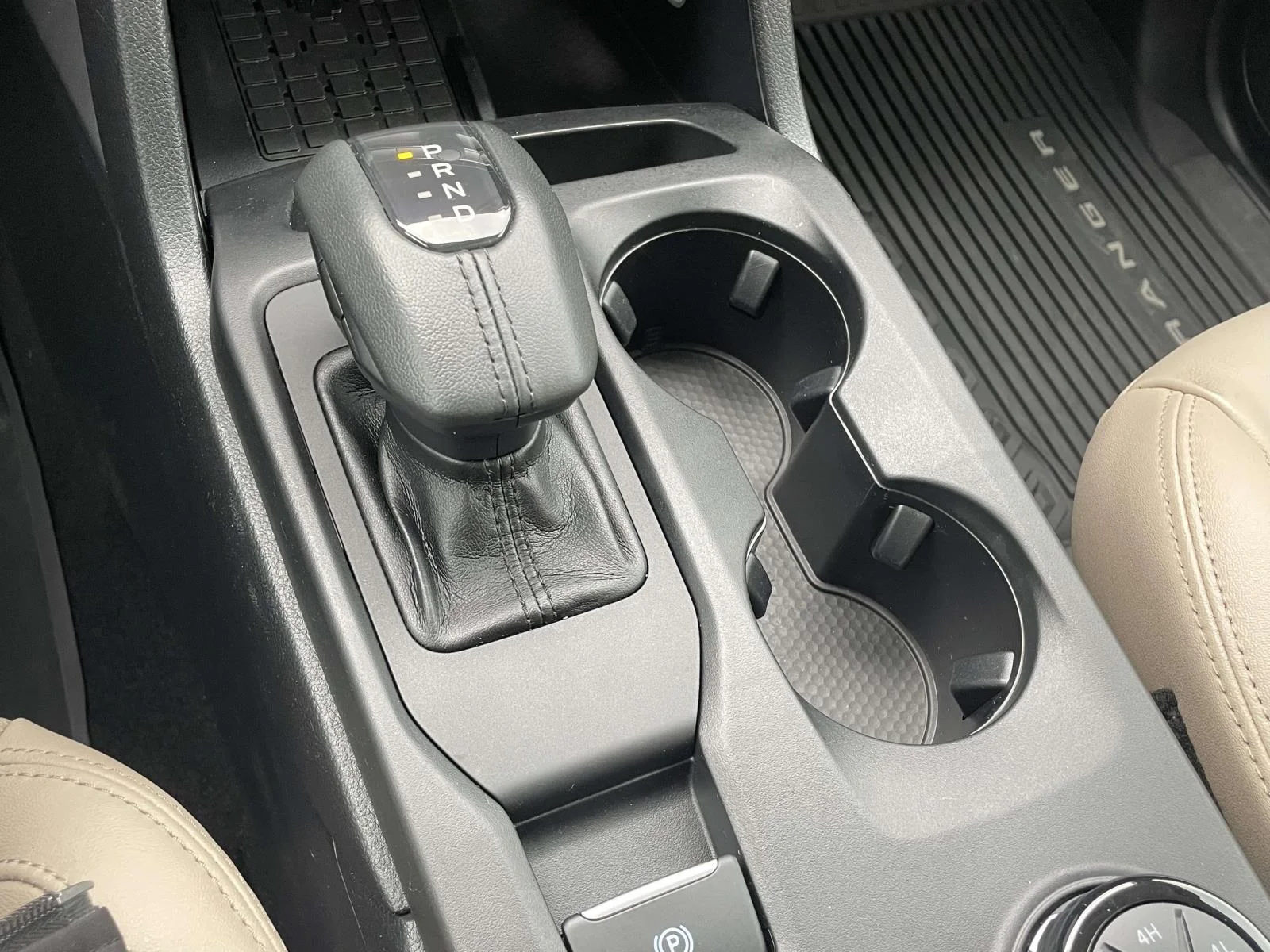 Used 2024 Oxford White Ford LARIAT image 23