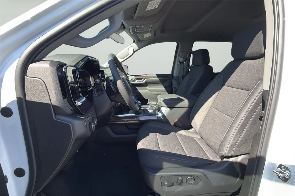 New 2026 Summit White Chevrolet LT Trail Boss image 18