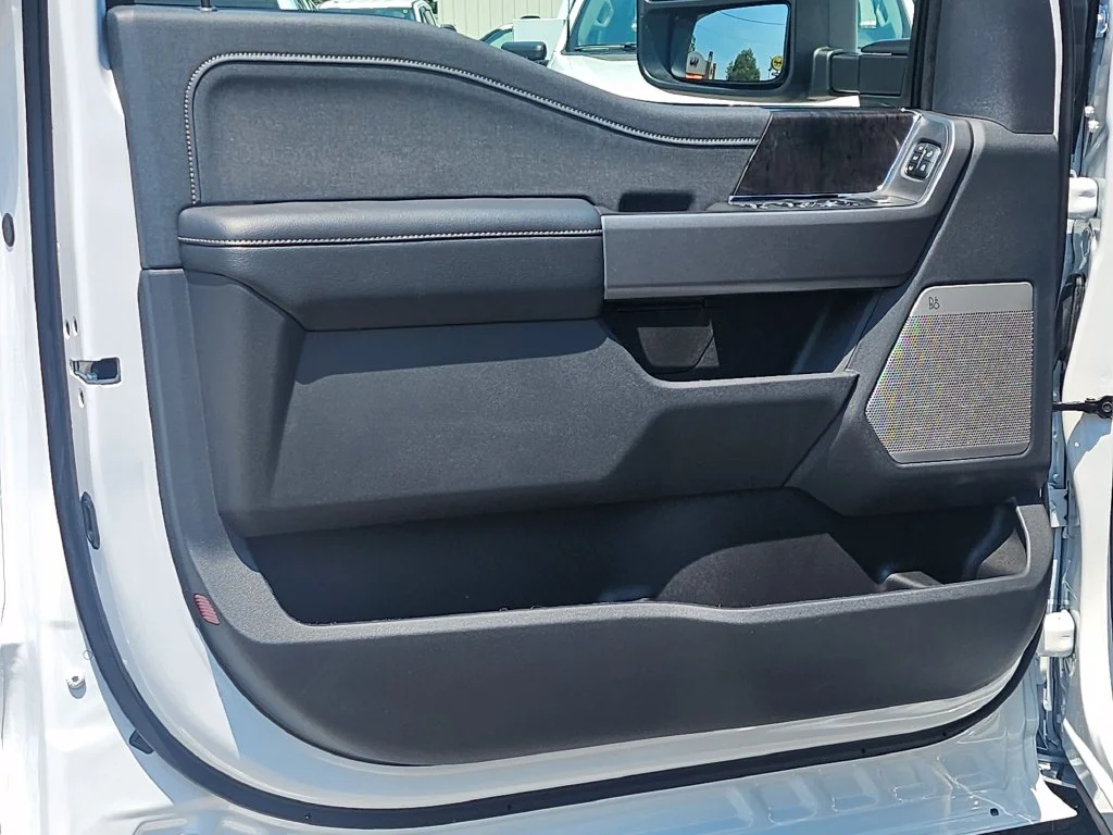 New 2026 Oxford White Ford F-250® Lariat® image 34