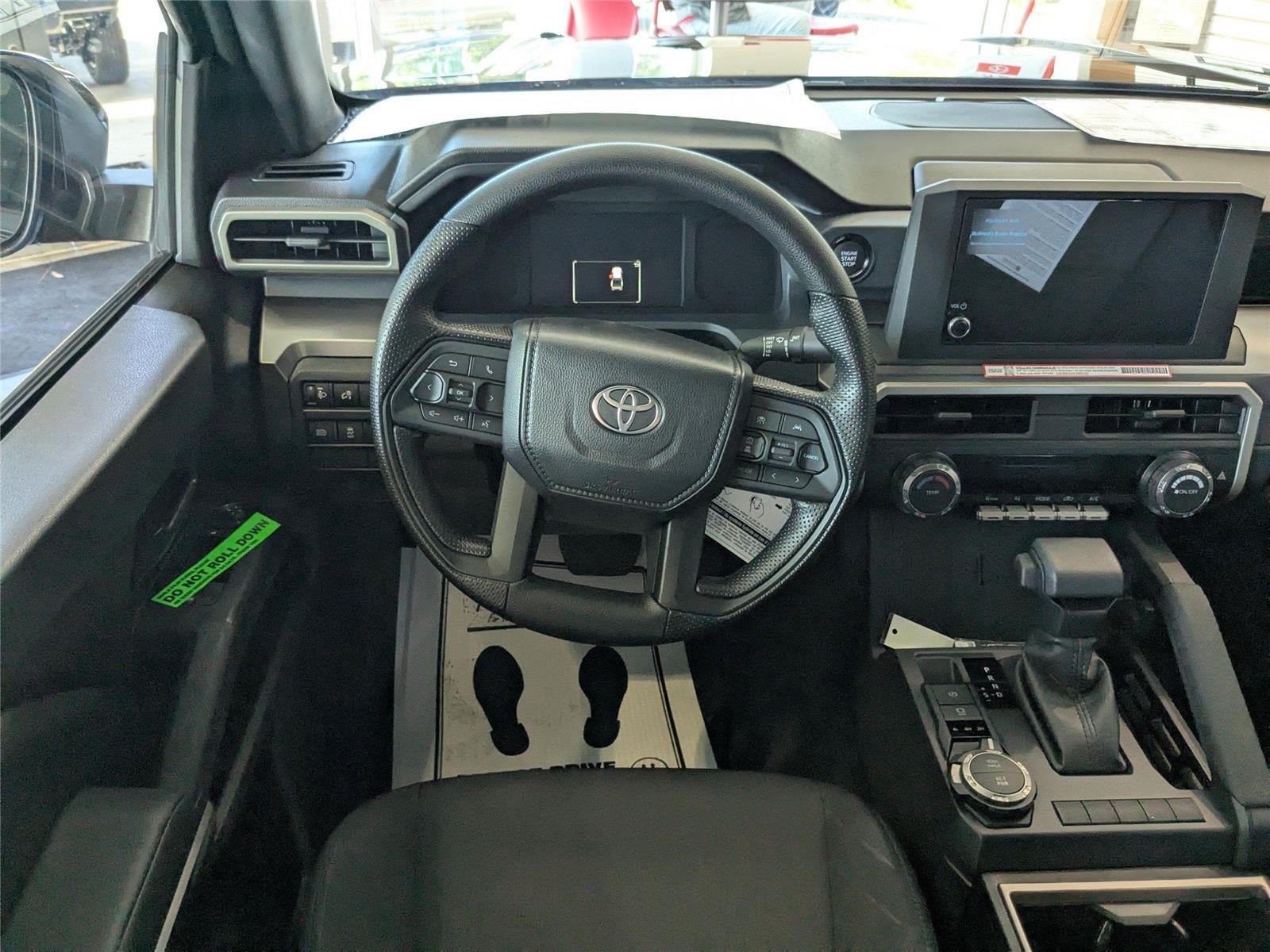 2025 Toyota Tacoma SR5 - Photo 8