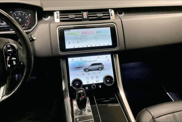 Used 2020 White Land Rover HSE image 5