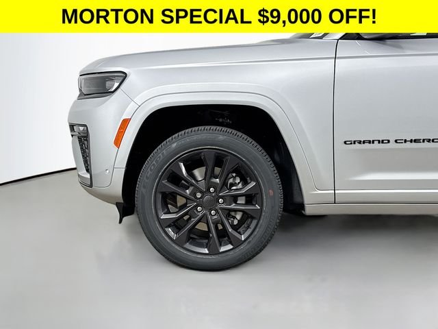 New 2026 Silver Zynith Exterior Paint Jeep Limited image 33