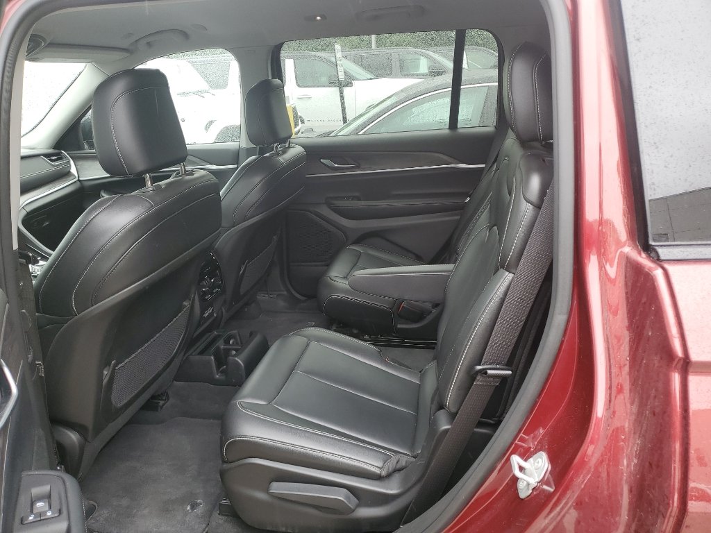 Used 2023 Velvet Red Pearlcoat Jeep Limited image 8