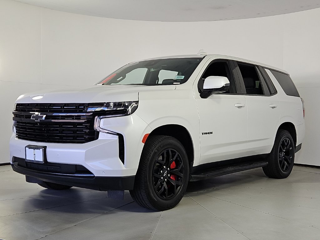 Used 2023 Pearl Chevrolet RST image 2