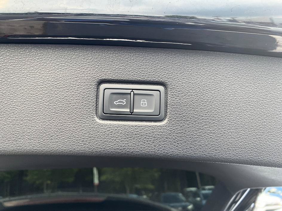 Used 2026 Black Metallic Audi Premium Plus image 25