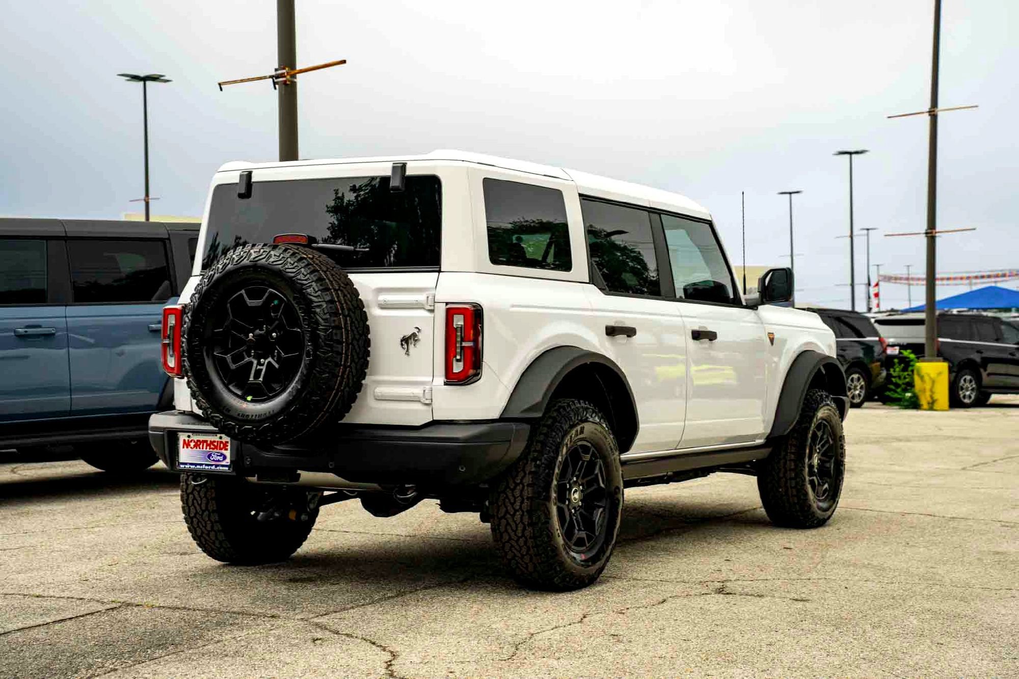 New 2026 Oxford White Ford Badlands image 4