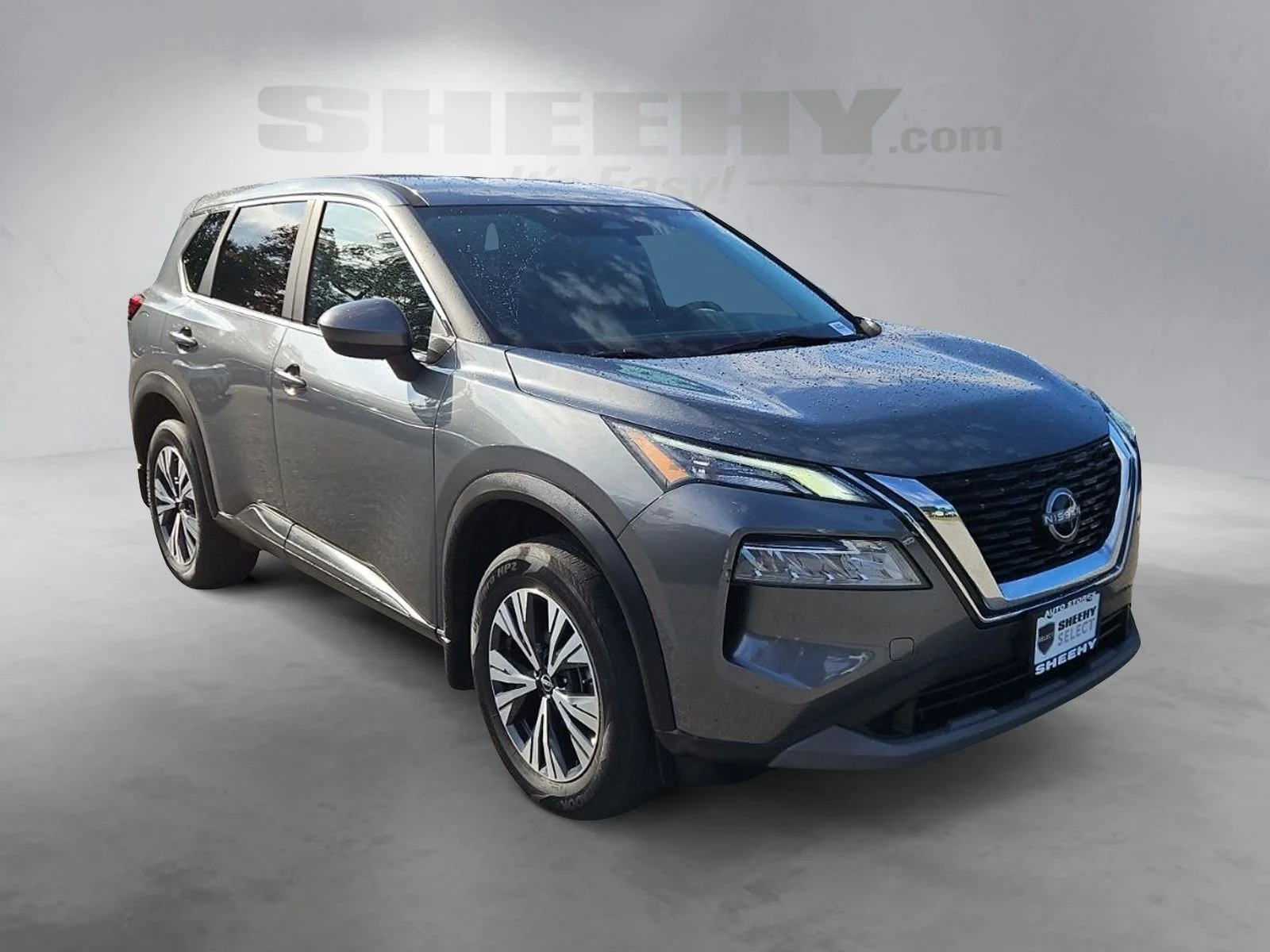 Used 2023 Gray Nissan SV image 2
