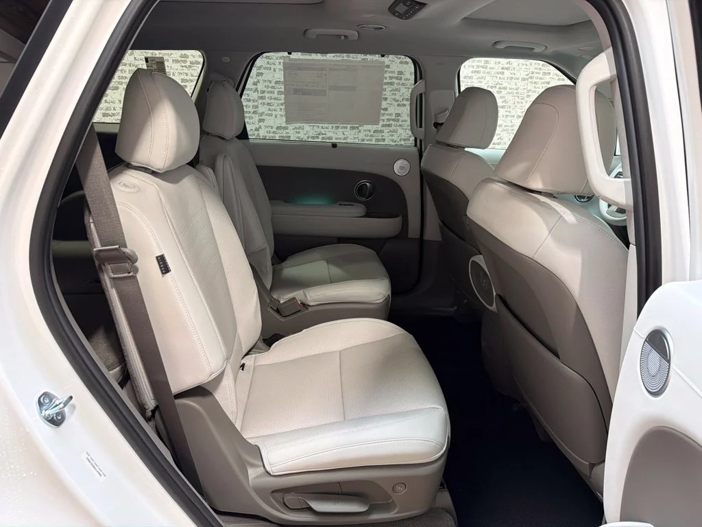 New 2027 Creamy White Pearl Hyundai SEL image 12