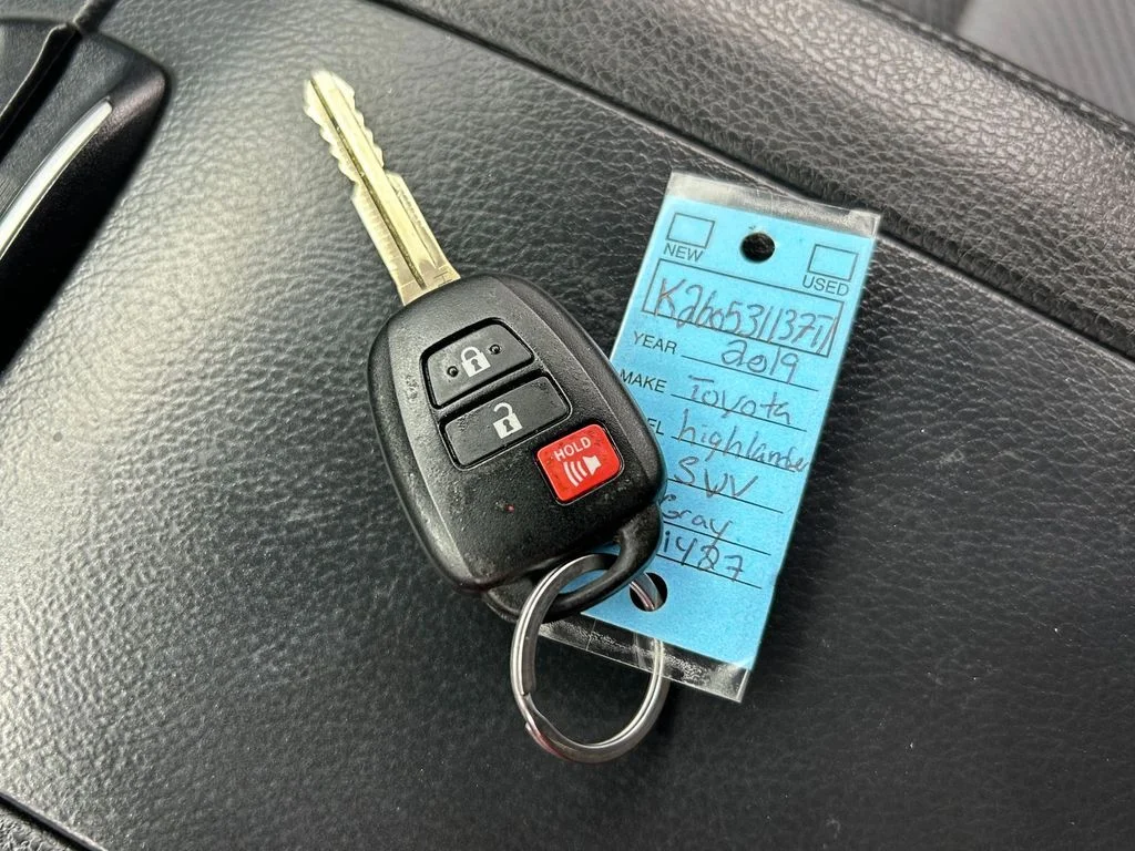 Used 2019 Celestial Silver Metallic Toyota LE image 17