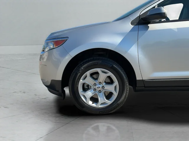 Used 2013 Ingot Silver Ford SEL image 25