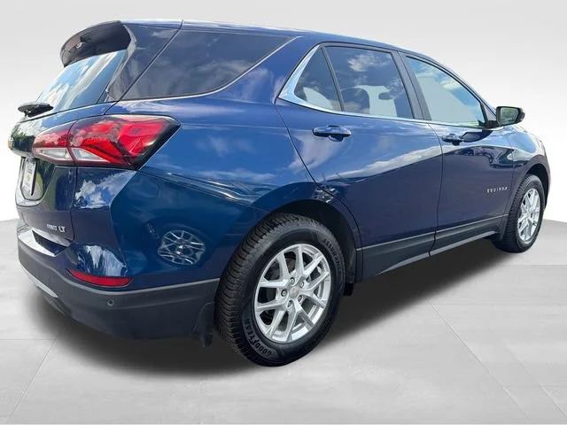 Used 2022 BLUE GLOW METALLIC Chevrolet LT image 7