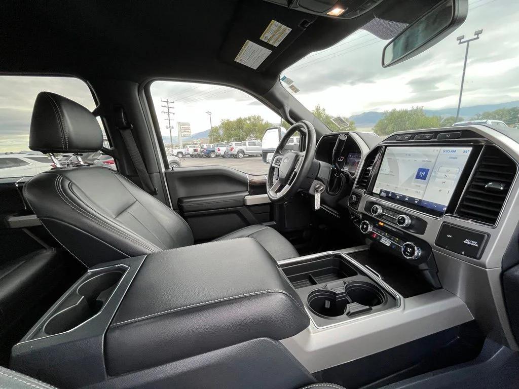Used 2022 White Ford Lariat image 21