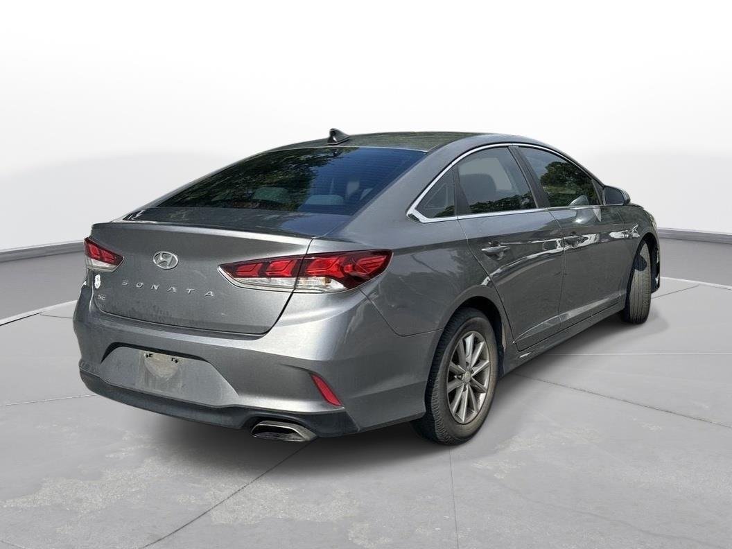 Used 2018 Machine Gray Hyundai SE image 6