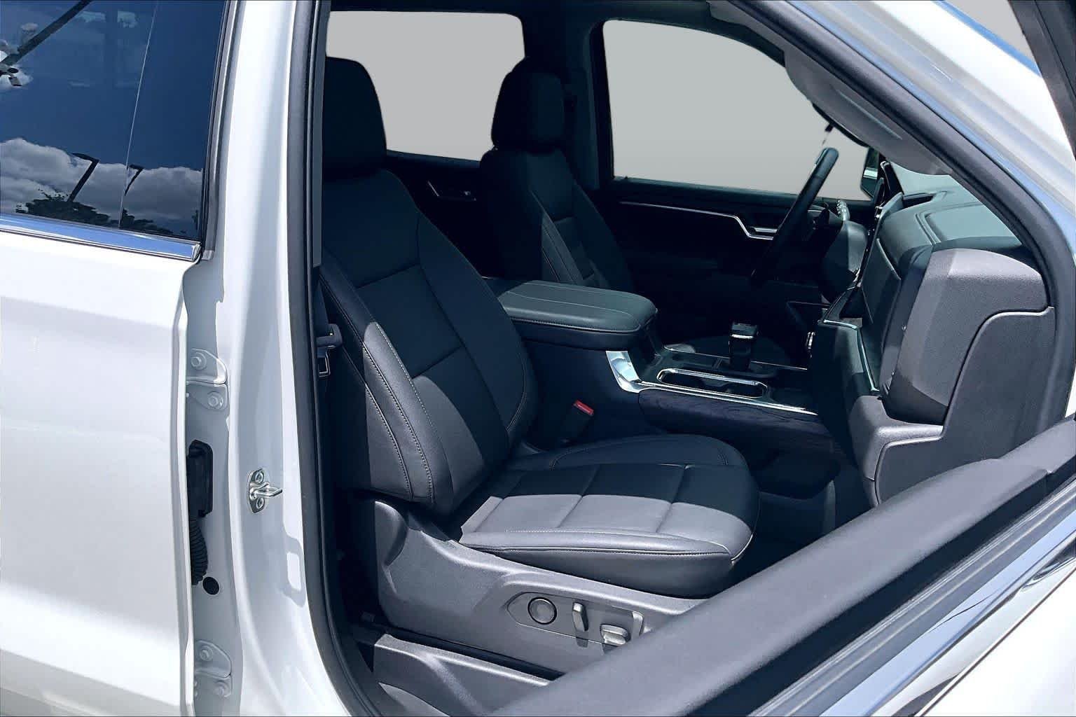 Used 2026 Summit White GMC SLT image 9