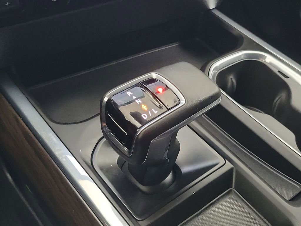 2024 GMC Sierra 1500 SLT - Photo 15