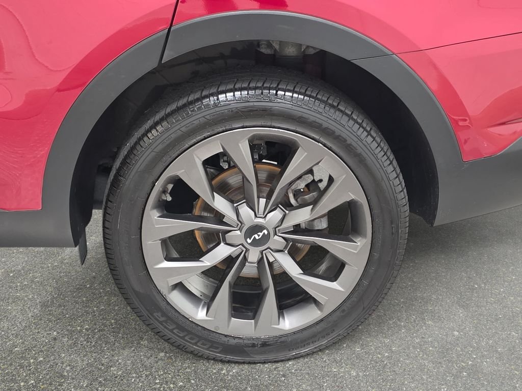 Used 2022 Passion Red Tintcoat Kia X-Line EX image 33