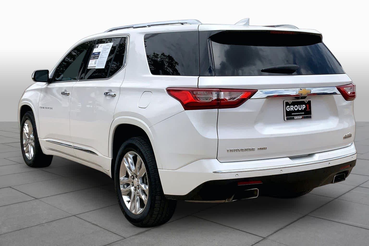 Used 2021 Iridescent Pearl Tricoat Chevrolet High Country image 12