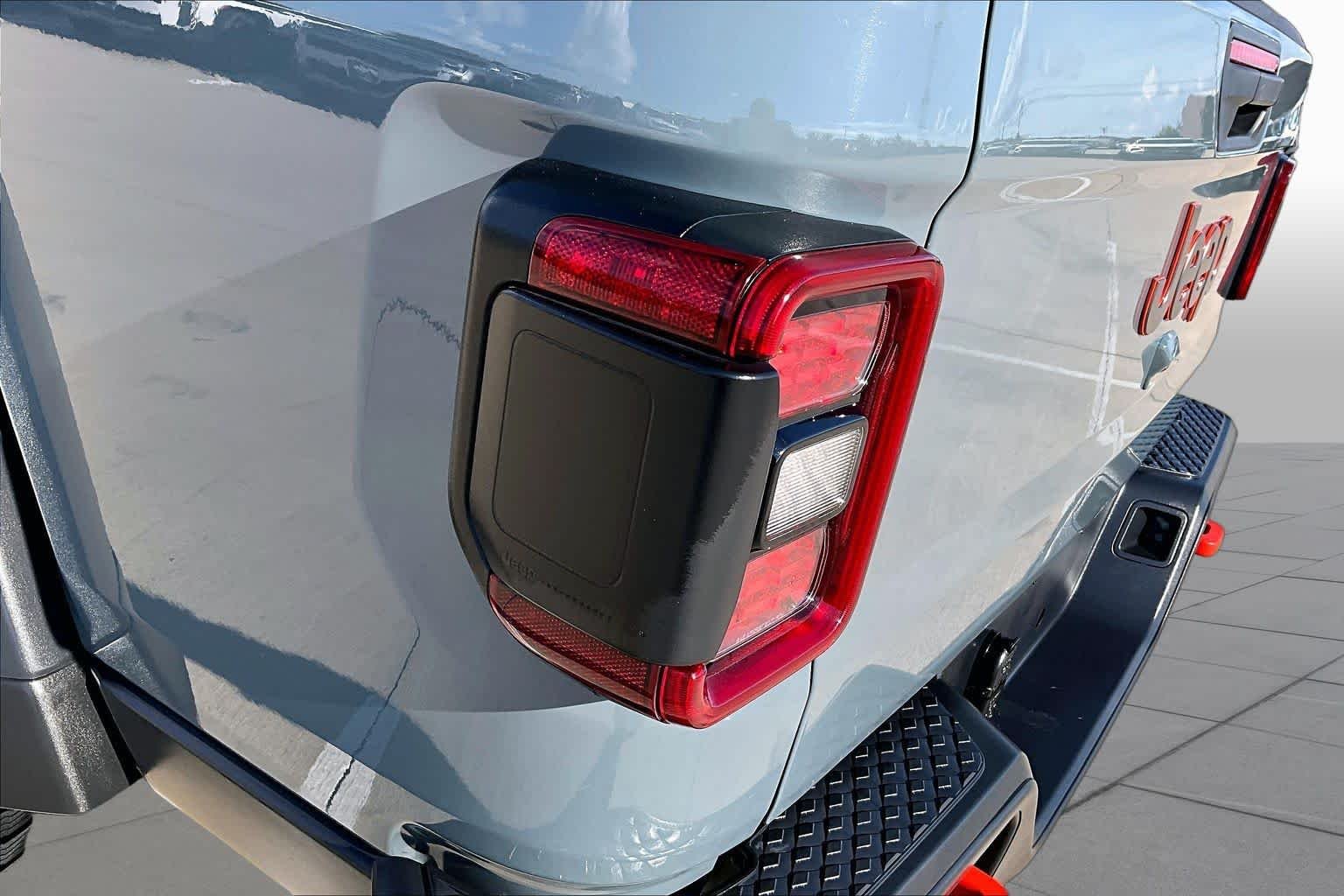 Used 2026 Anvil Clearcoat Jeep Mojave image 29