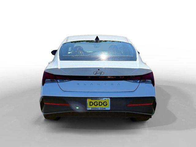 New 2026 Serenity White Hyundai SE image 24