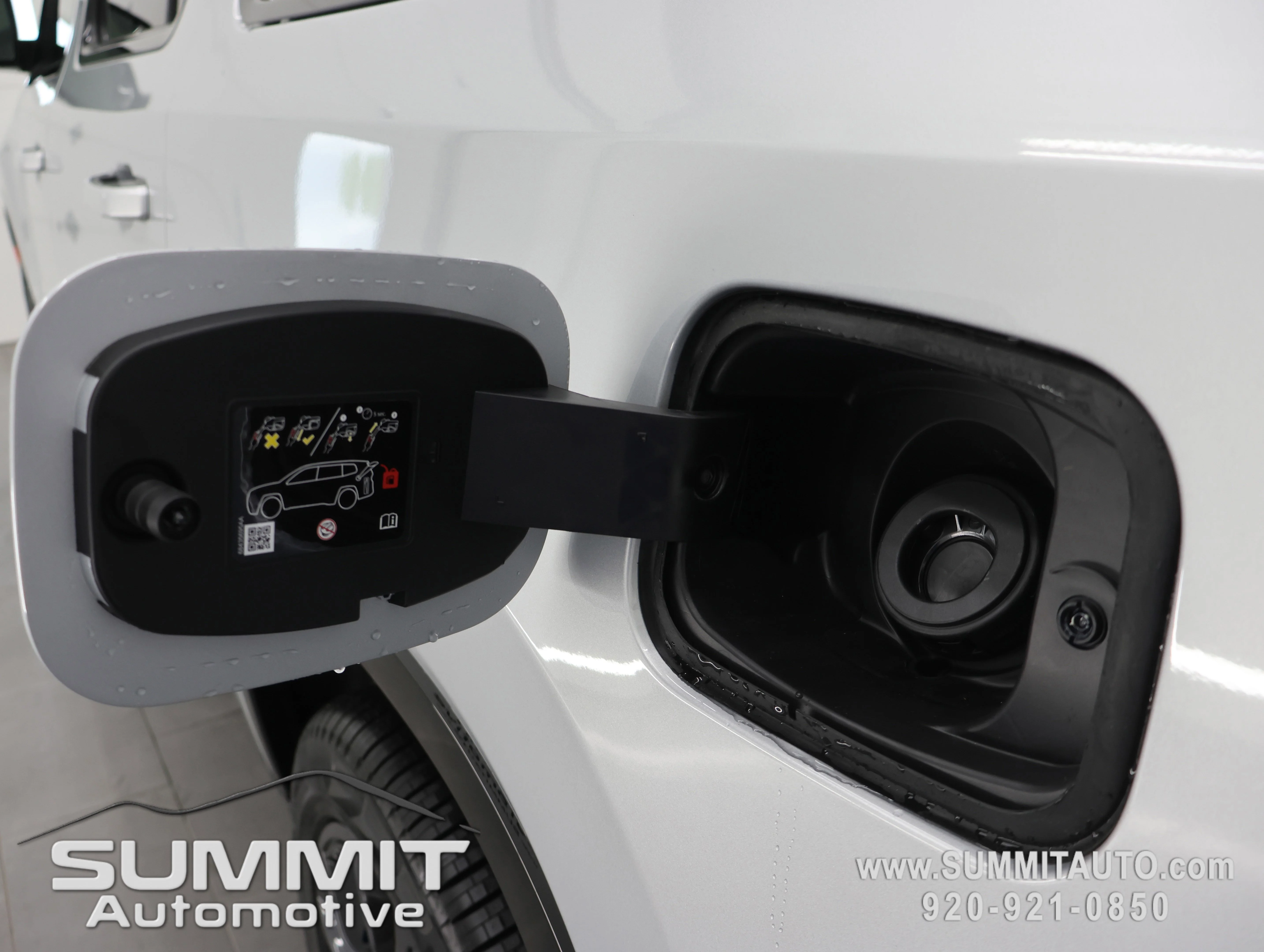 New 2026 Silver-Zynith Exterior Paint Jeep Summit Obsidian image 38