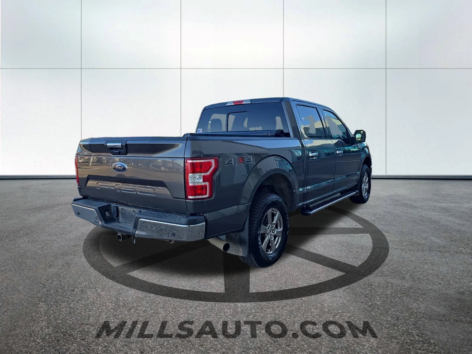 Used 2019 Gray Ford XLT image 4