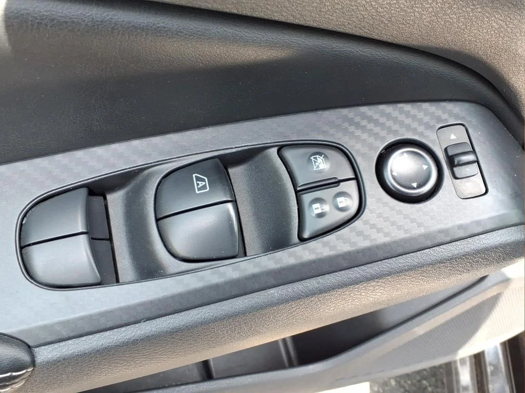 Used 2025 Black Nissan 2.5 SV image 20