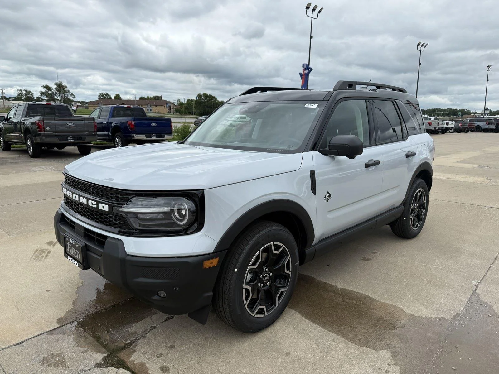 New 2026 Space White Metallic Ford Outer Banks® image 4