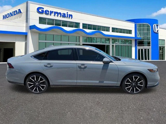 New 2026 Urban Gray Pearl Honda Touring image 2
