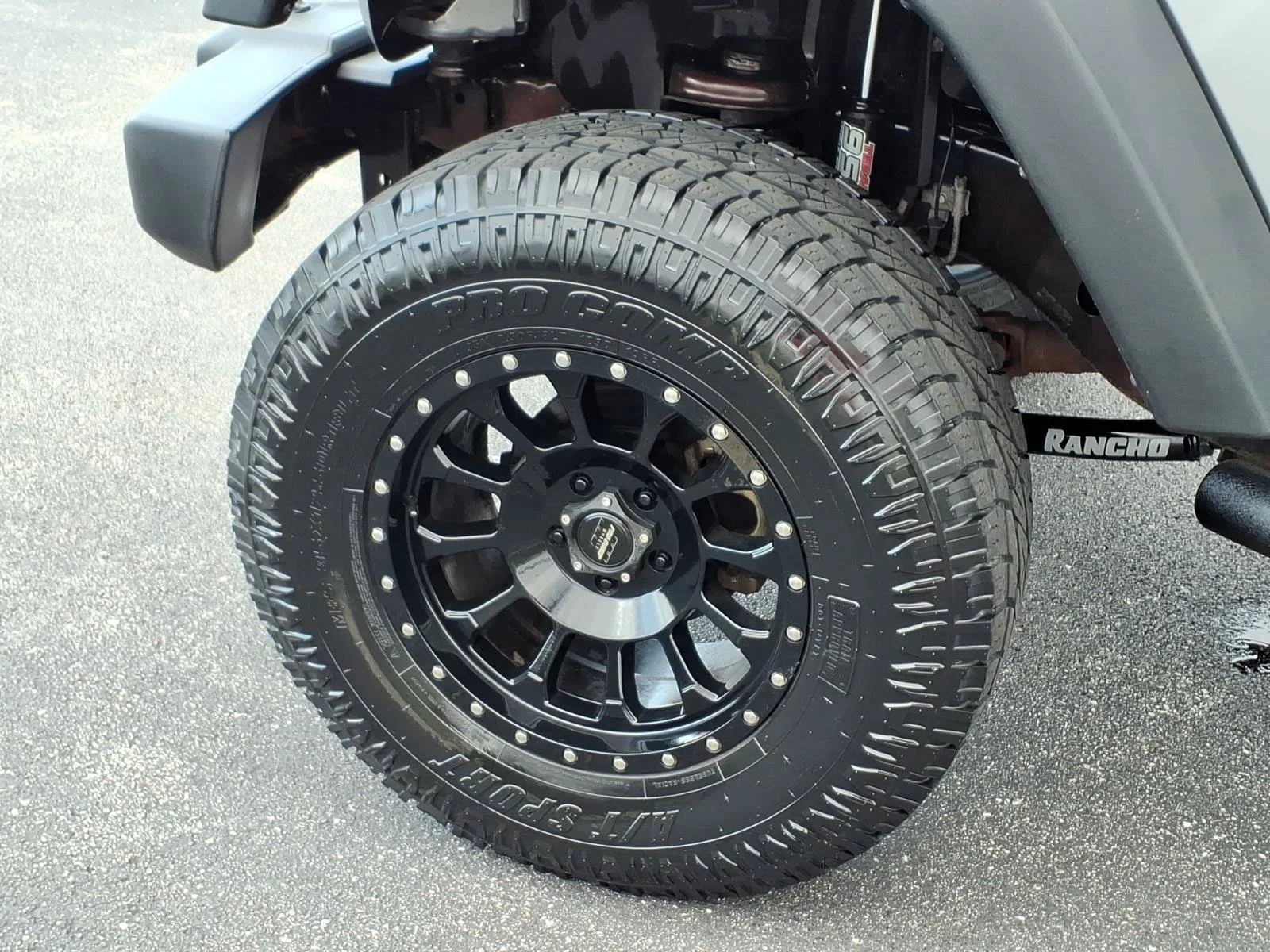 Used 2013 Billet Silver Metallic Jeep Sport image 27