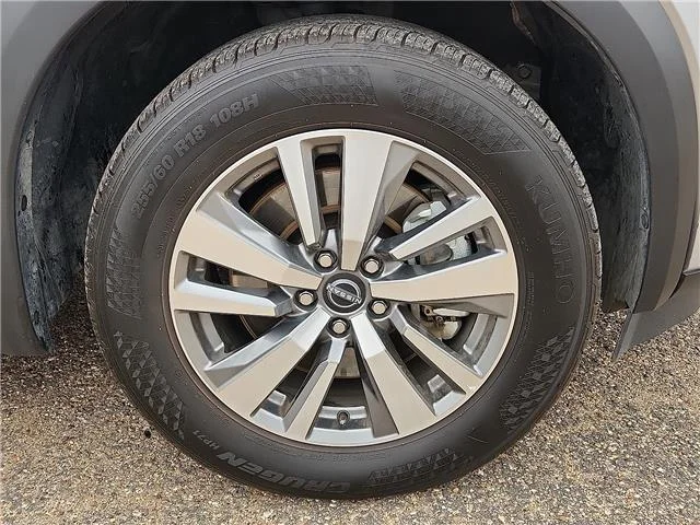 Used 2025 Gray Nissan SL Front-Wheel Drive image 7