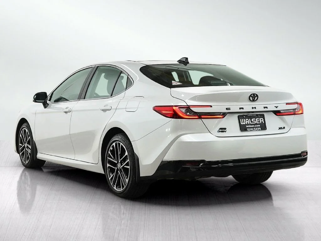 Used 2026  Toyota LE image 3