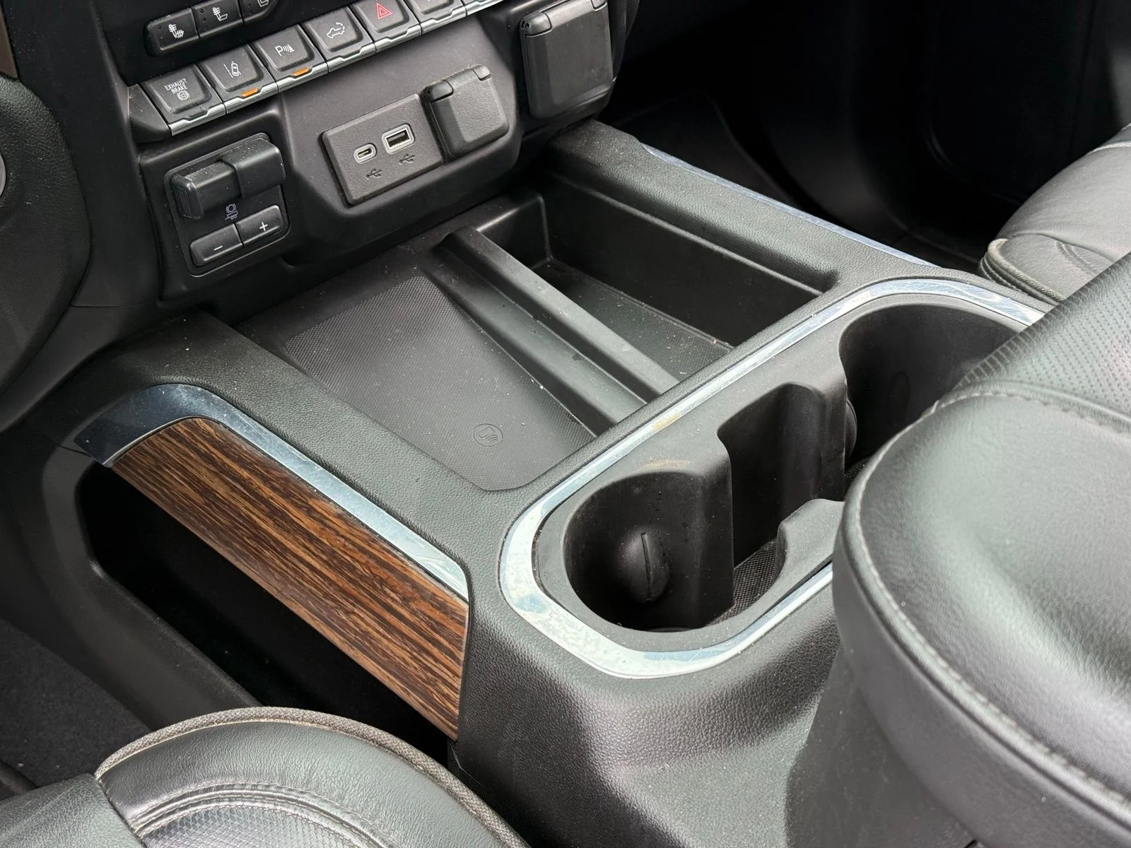 Used 2020 Beige Chevrolet High Country image 26