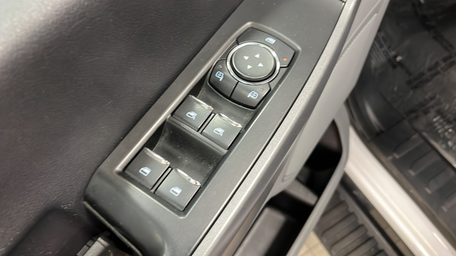 Used 2024 Oxford White Ford XLT image 20