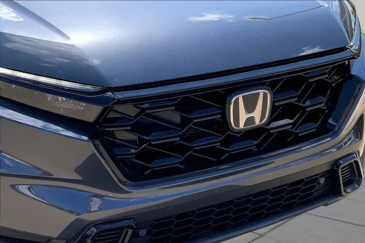 Used 2025 Meteorite Gray Metallic Honda Sport-L image 28