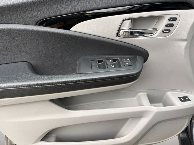 Used 2019 Gray Honda Touring image 10