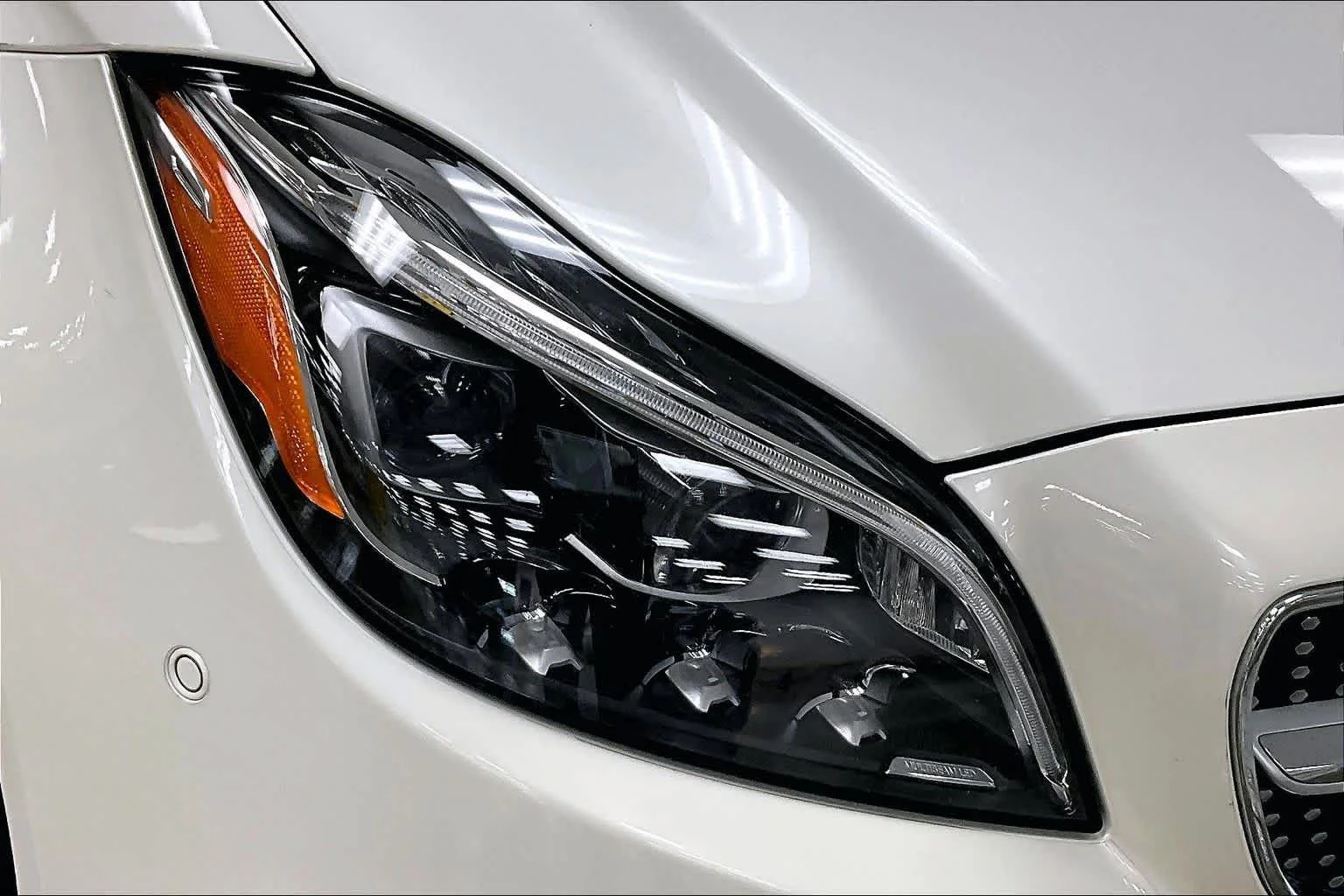 Used 2018 designo Diamond White Metallic Mercedes-Benz CLS 550 image 27