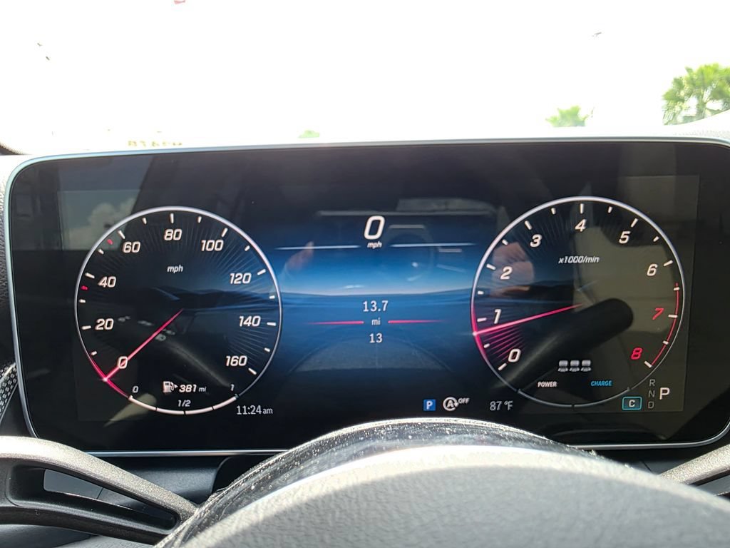 New 2026 Polar White Mercedes-Benz GLC 300 image 50