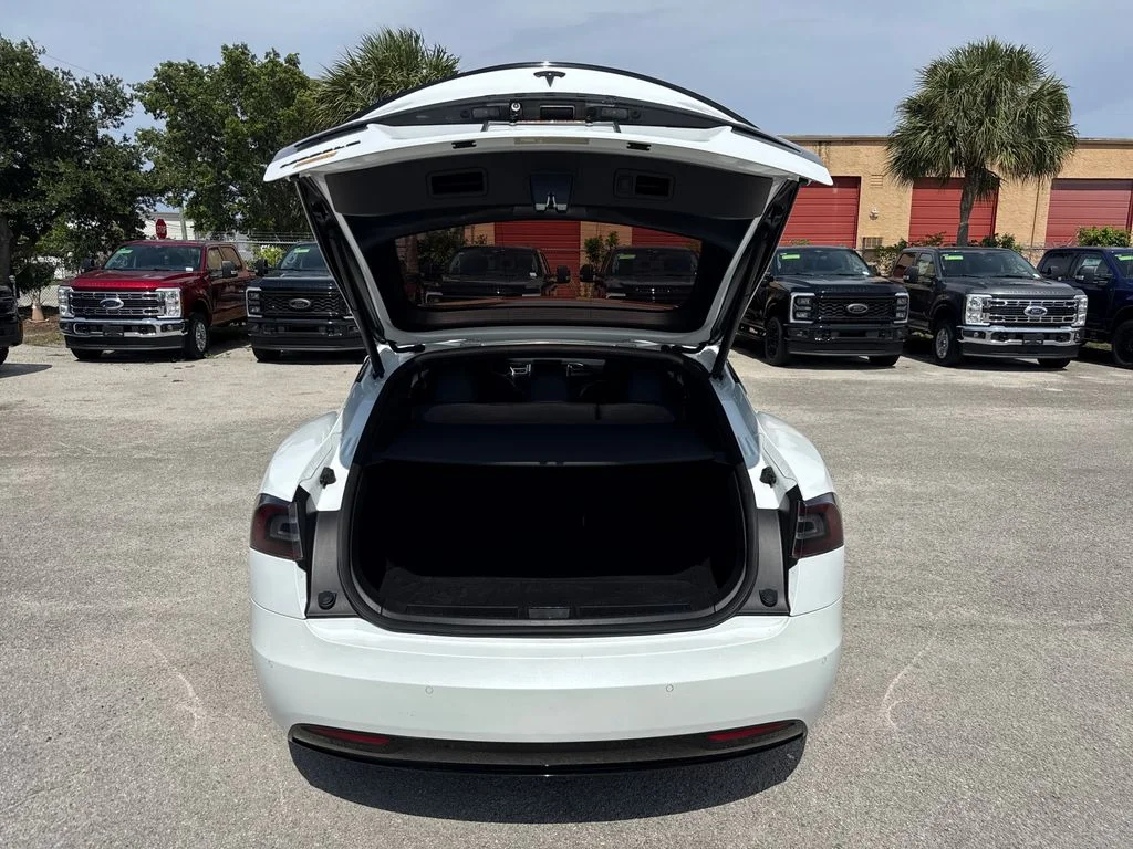 Used 2017  Tesla 75 image 25