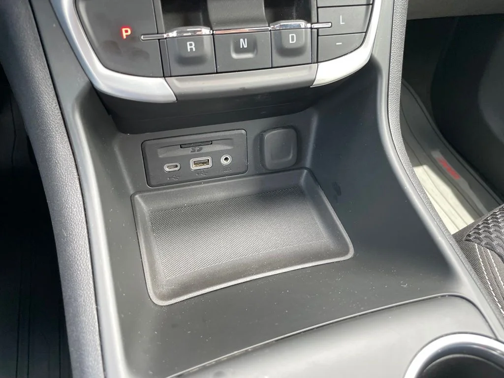 Used 2022 Cayenne Red Tintcoat GMC SLE image 13