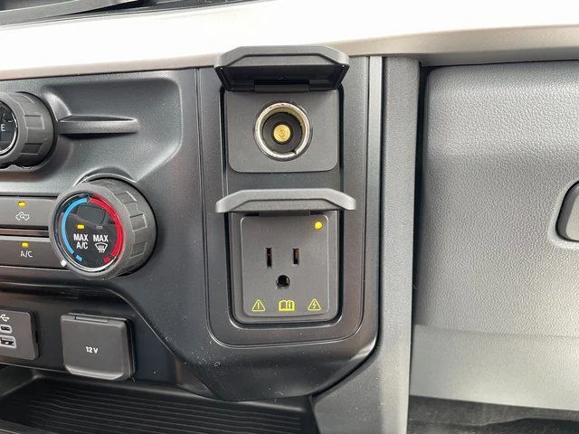 New 2025 Oxford White Ford XL image 24