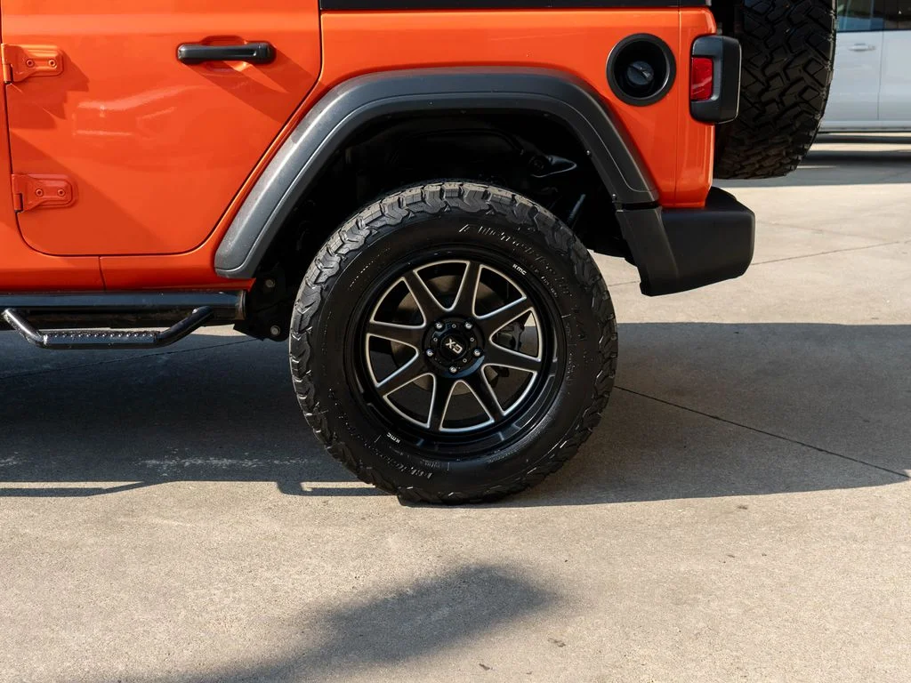 Used 2018 Orange Jeep Unlimited Sport S image 28