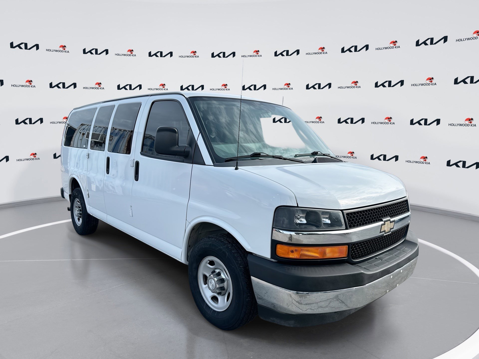 2017 Chevrolet Express Passenger LS