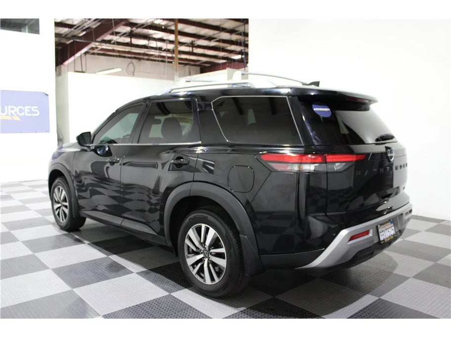 Used 2022 Super Black Nissan SL image 6