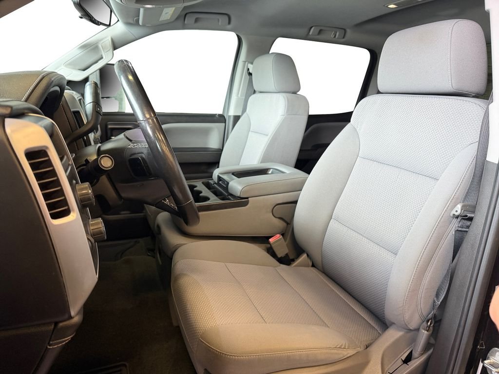 Used 2018 Black GMC SLE image 25