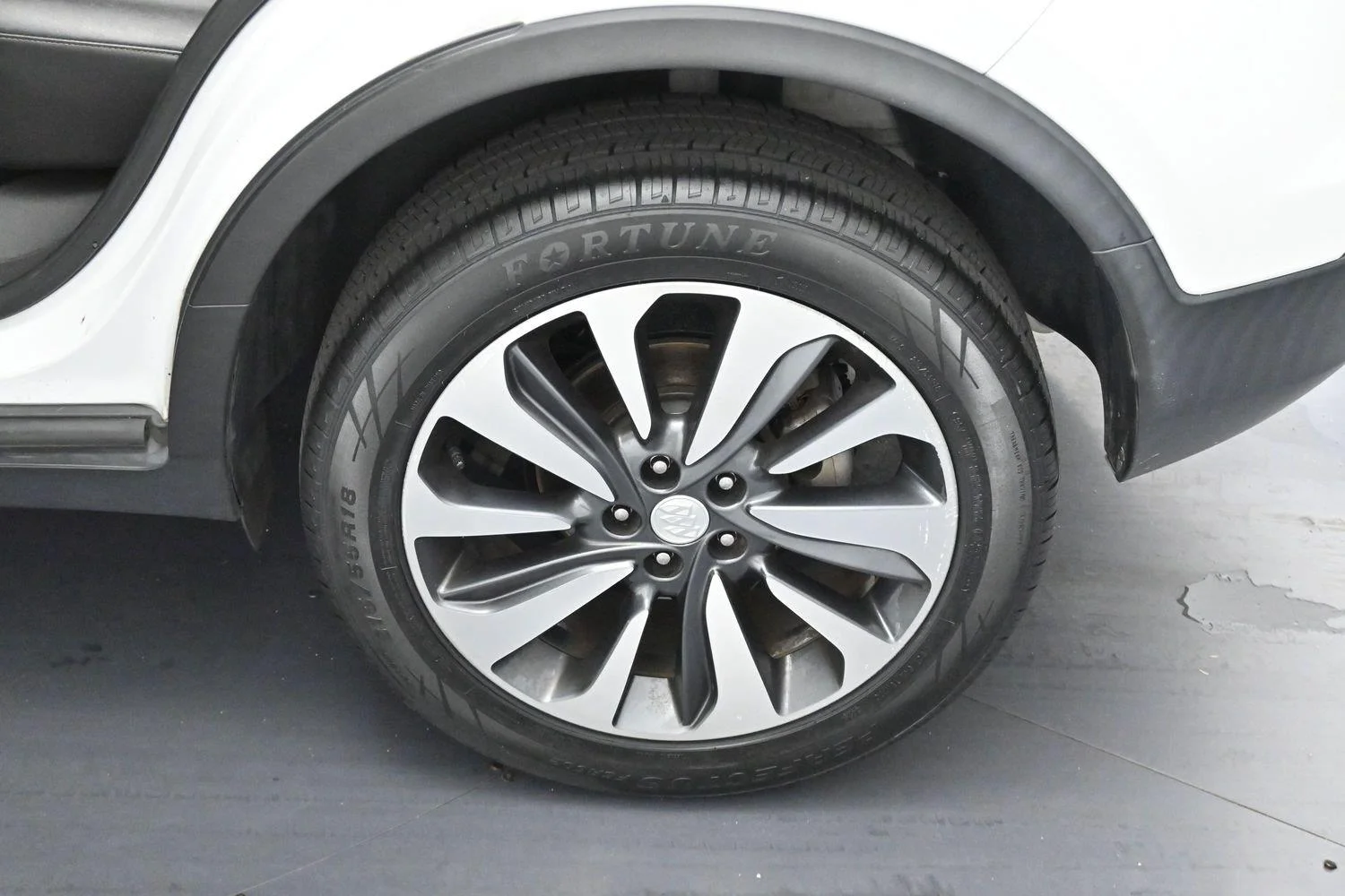 Used 2021 Summit White Buick Preferred image 27