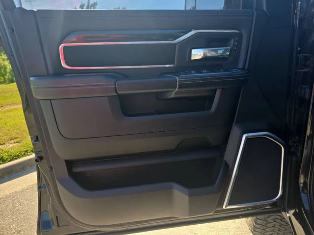 Used 2022 Black Ram Laramie image 27