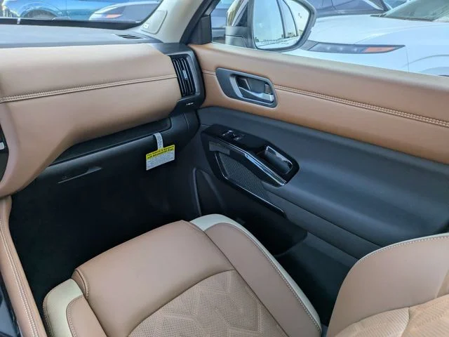 New 2026 Everest White Pearl TriCoat Nissan Platinum image 20