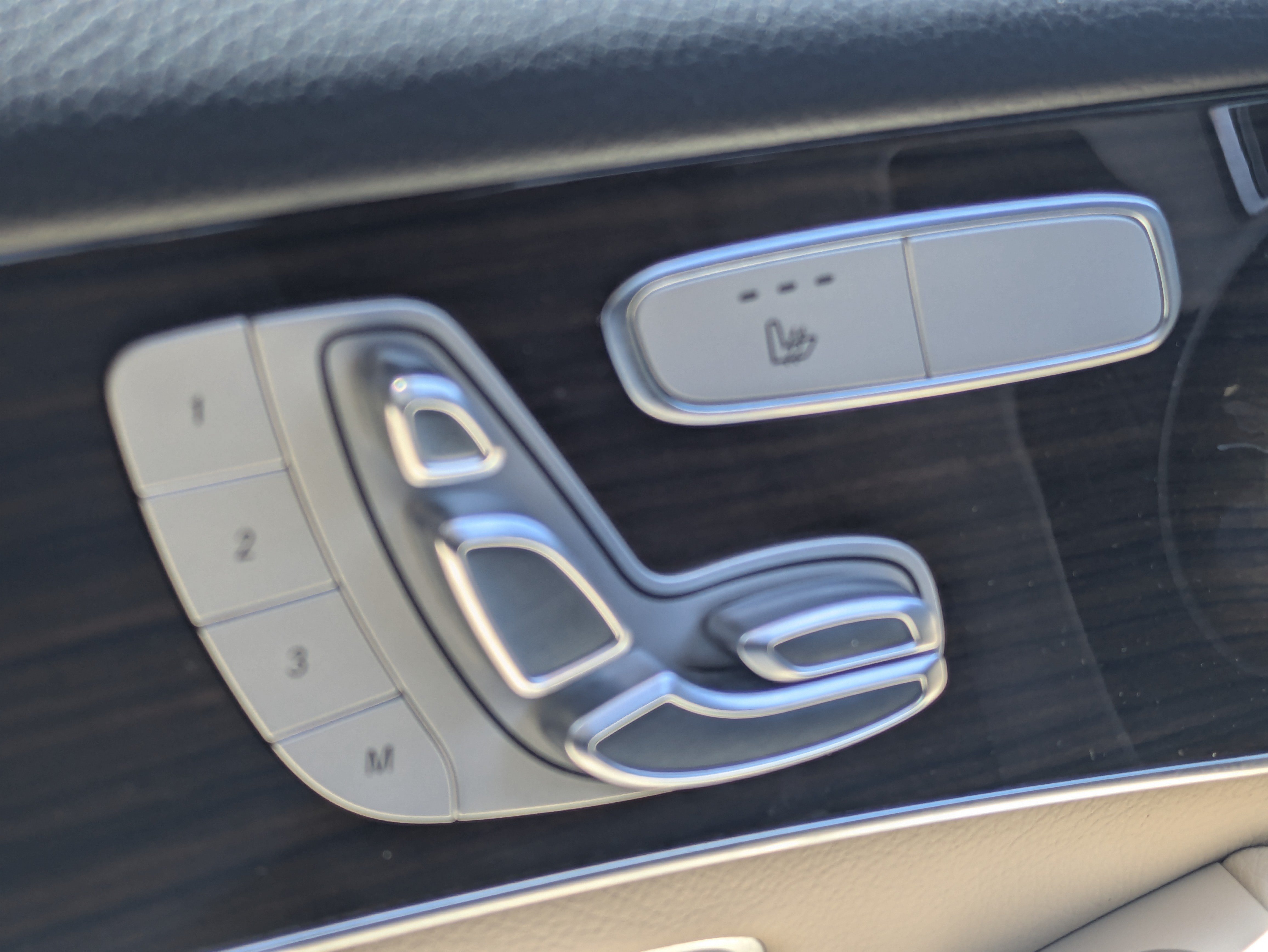 Used 2022 Polar White Mercedes-Benz GLC 300 image 20