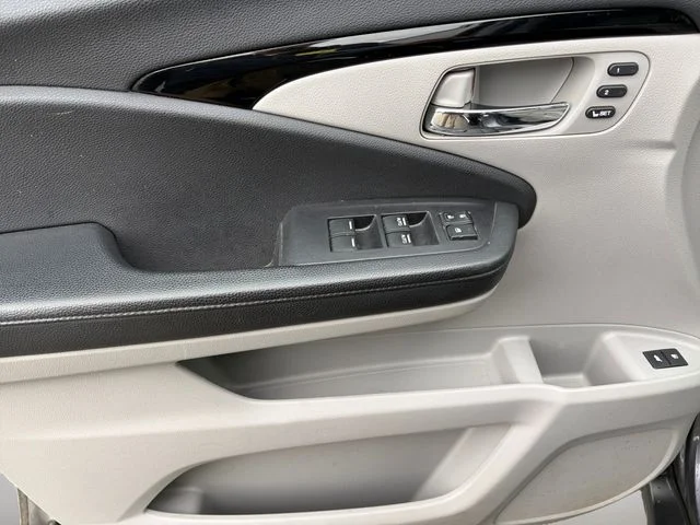 Used 2019 Gray Honda Touring image 10