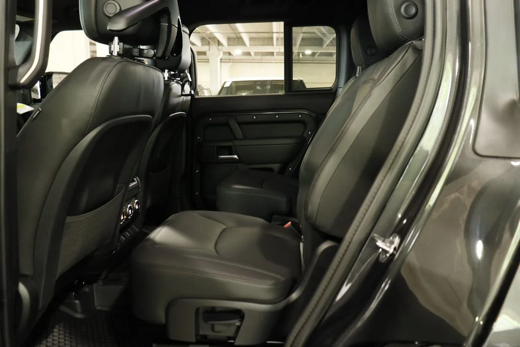 New 2026 Carpathian Grey Prem Met Land Rover X-Dynamic SE image 19